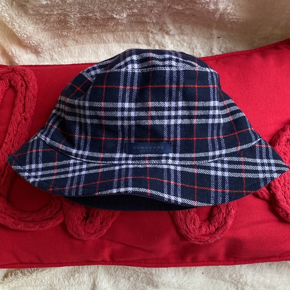 Burberry Reversible Wool Cotton Hat Never Used